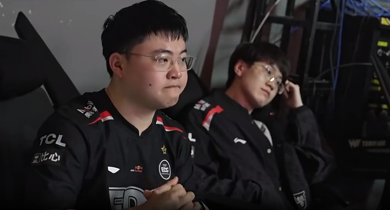  Uzi迎来十赛季高光表现，曼联球迷沸腾！